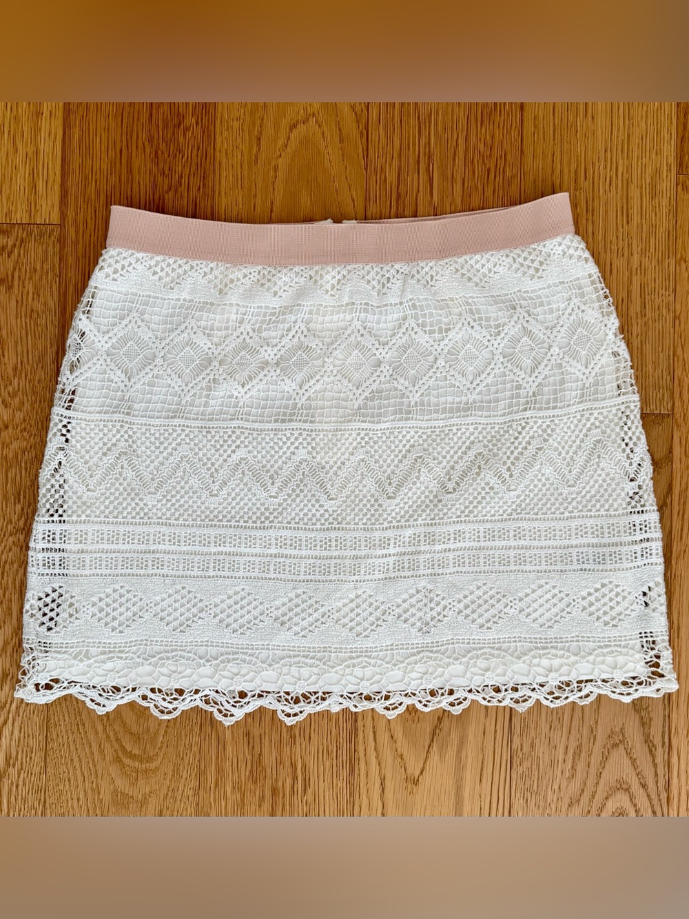 American Eagle Size 6 Y2K Lace Cream White Mini Skirt